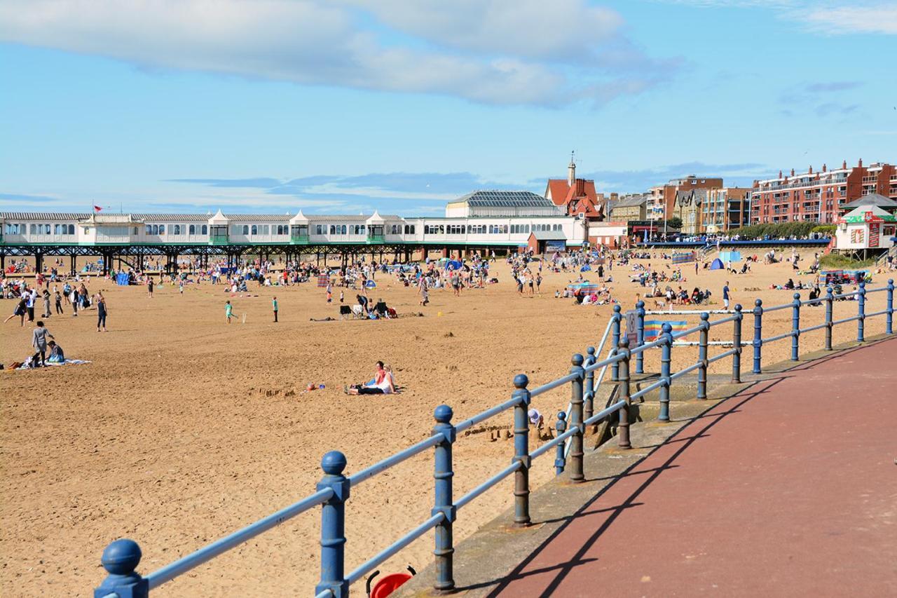 Seaside Loft Apartment Lytham St Annes Bagian luar foto